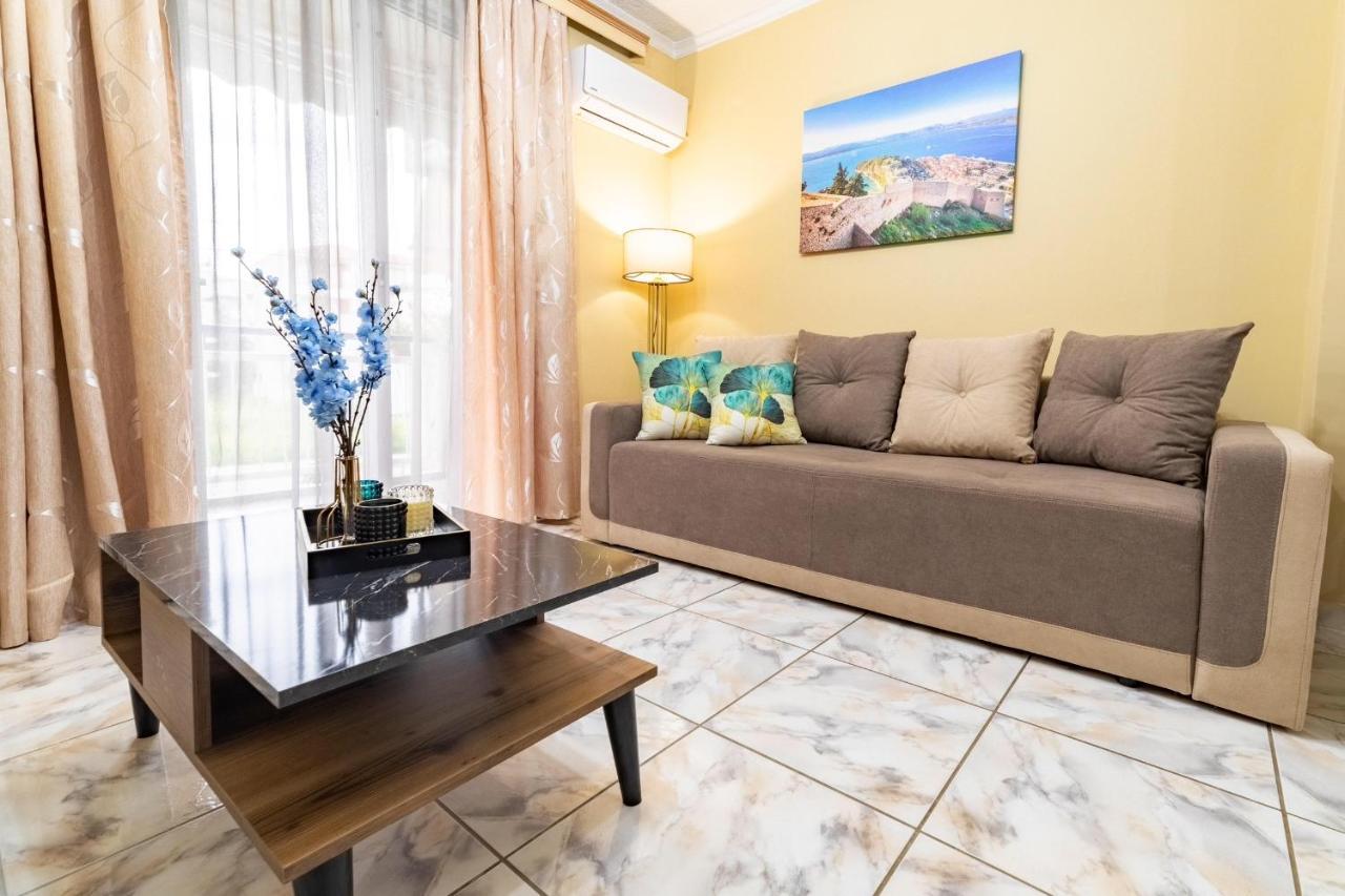 Johnny'S Three Bedroom Apartment Nauplia Esterno foto